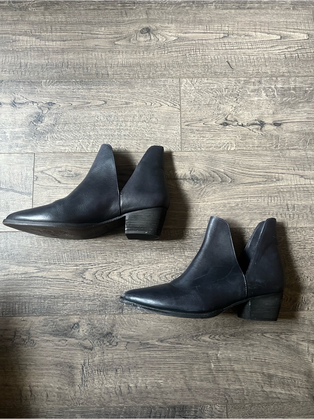 Free People Charmed DoubleV Ankle Boots - Classic Low Heel - Picture 1 of 6